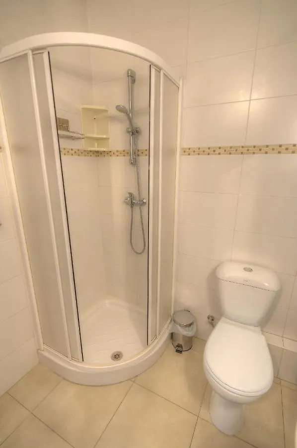 First Floor Studio Apartment Seconds From Balluta Bay Ipap1-1 Sliema