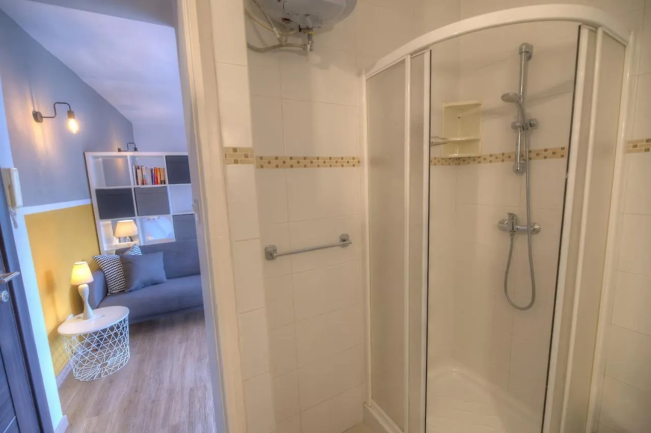 First Floor Studio Apartment Seconds From Balluta Bay Ipap1-1 Sliema