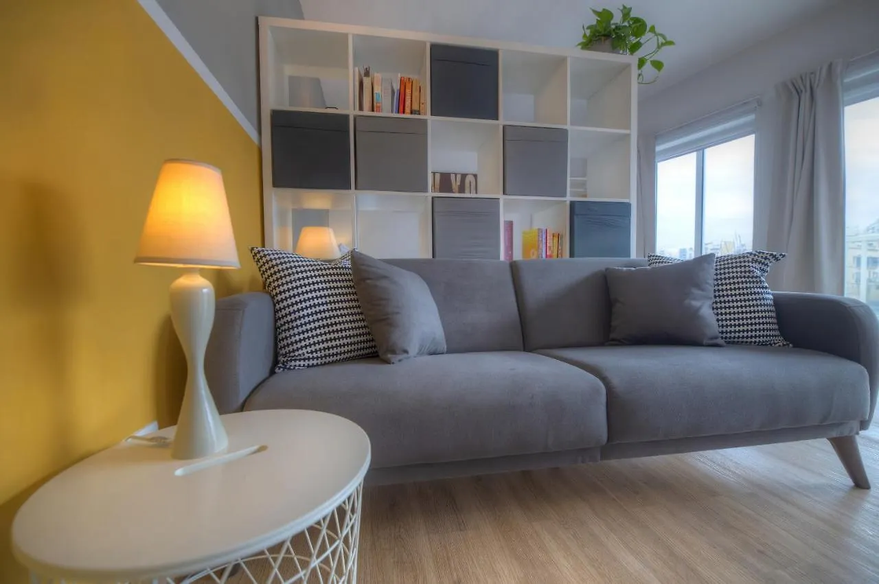 First Floor Studio Apartment Seconds From Balluta Bay Ipap1-1 Sliema