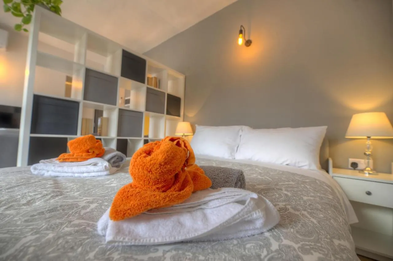 First Floor Studio Apartment Seconds From Balluta Bay Ipap1-1 Sliema Malta