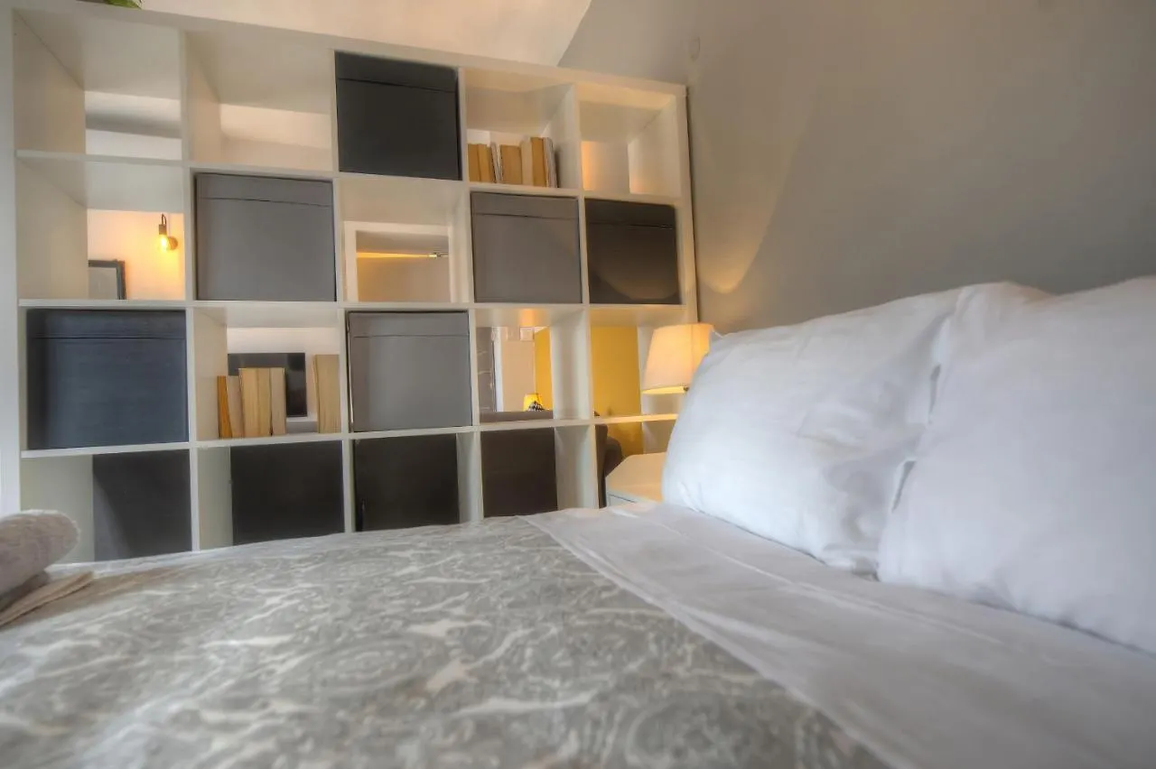 First Floor Studio Apartment Seconds From Balluta Bay Ipap1-1 Sliema Malta