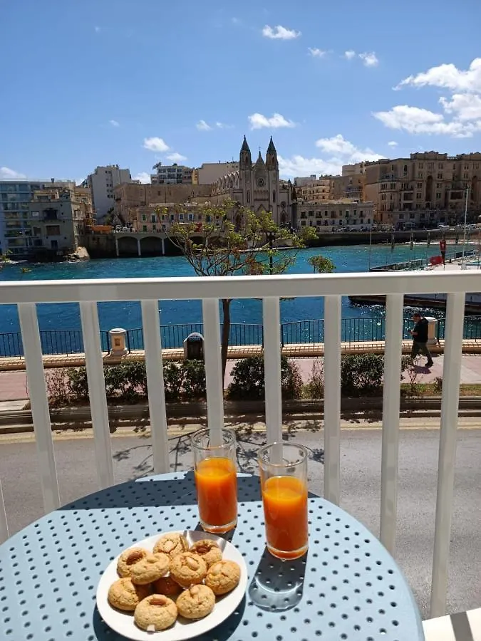 First Floor Studio Apartment Seconds From Balluta Bay Ipap1-1 Sliema